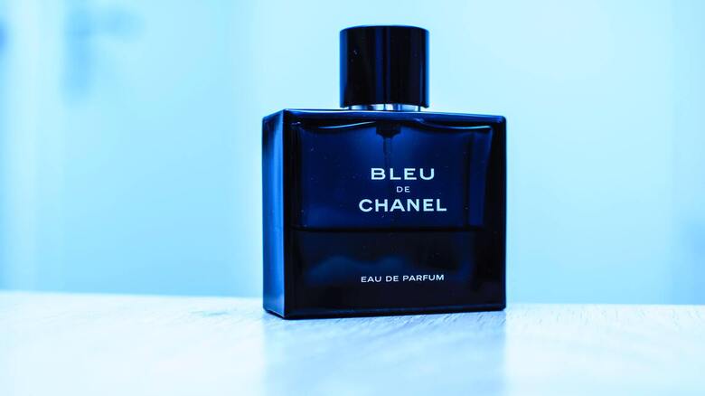 A high end perfume by  Bkue De chanel